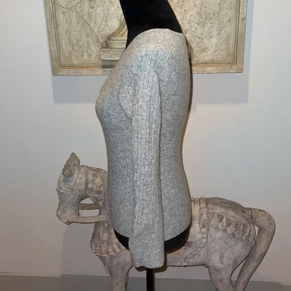 J. Crew cable crew neck light gray cashmere women’s sweater Sz XS - Picture 3 of 8